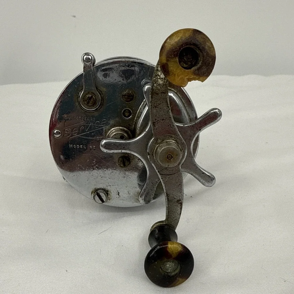2 Vintage Sheakspeare Direct Drive No. 1924 Model FK And 1944 Model GE
